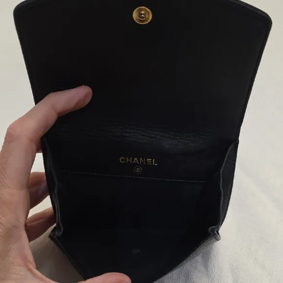 CHANEL Black Pebbled Leather Wallet - Picture 8 of 16
